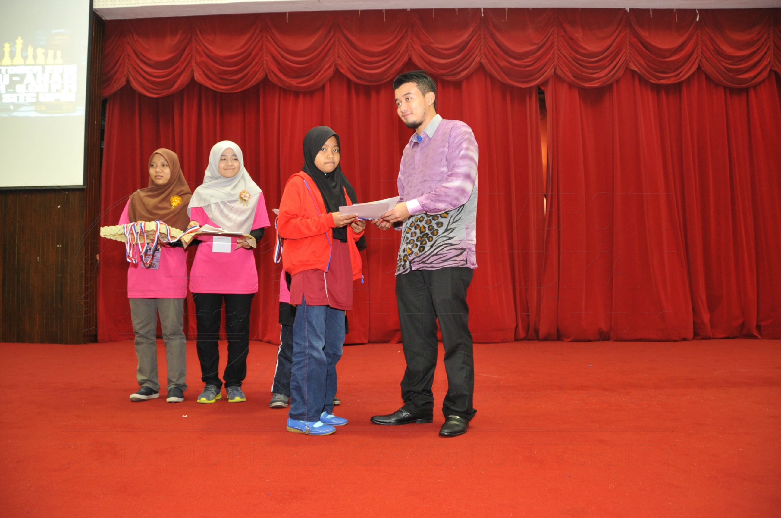 PRO15 158 CATUR HAS 9387